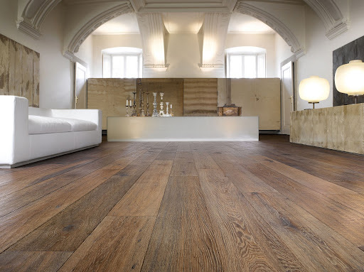 pavimento in resina effetto legno